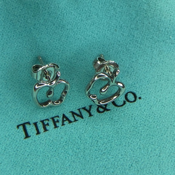 Tiffany & Co. Elsa Peretti Stencil Apple Stud Earrings - Picture 2 of 10